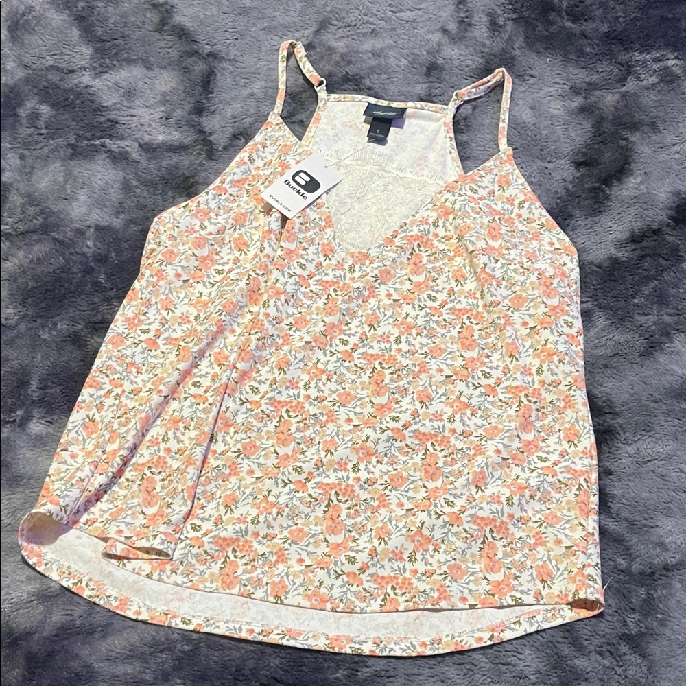 Daytrip Floral Camisole in Peach and White